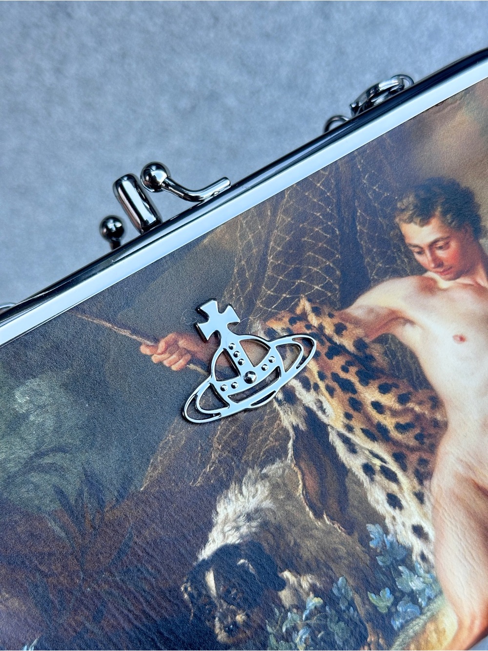 Vivienne Westwood Brown Oil Painting Fisherman-Print Frame Leather Clutch - Picture 5 of 9